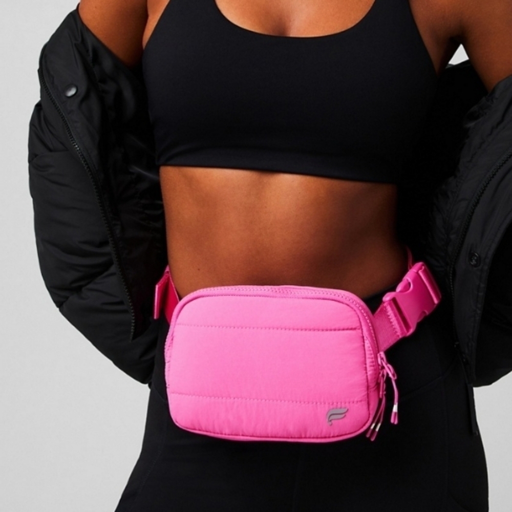 Fabletics The Essential Puffer Belt Bag. Color: Beach Party. New.Keep your per